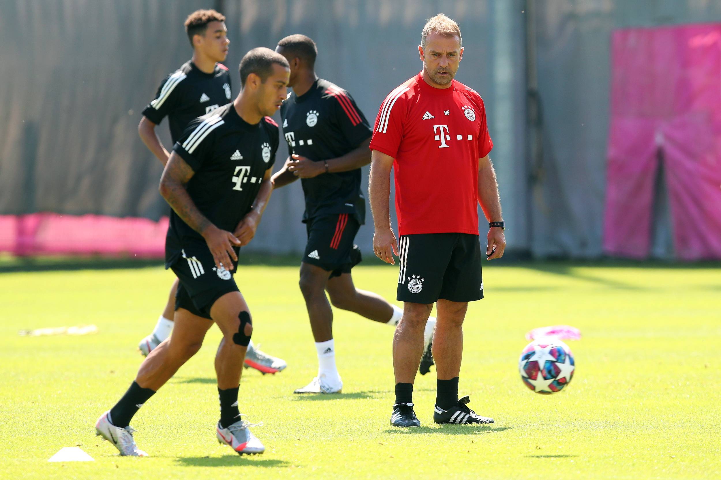 九游账号登录中心官网-莱万多夫斯基人品